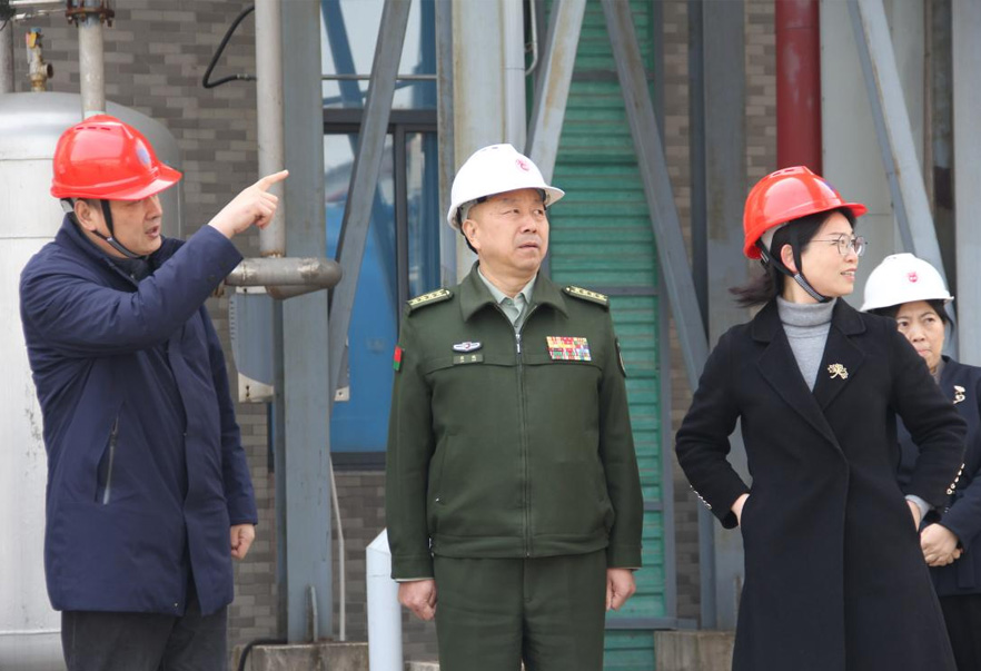 常州市委常委、常州軍分區(qū)大校司令員廖鵬一行來(lái)常州制藥廠(chǎng)調(diào)研公司黨管武裝相關(guān)工作
